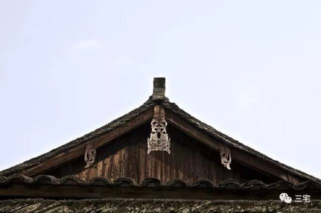 百科 | 悬鱼,古代建筑中的一种装饰性屋顶构件…_手机搜狐网