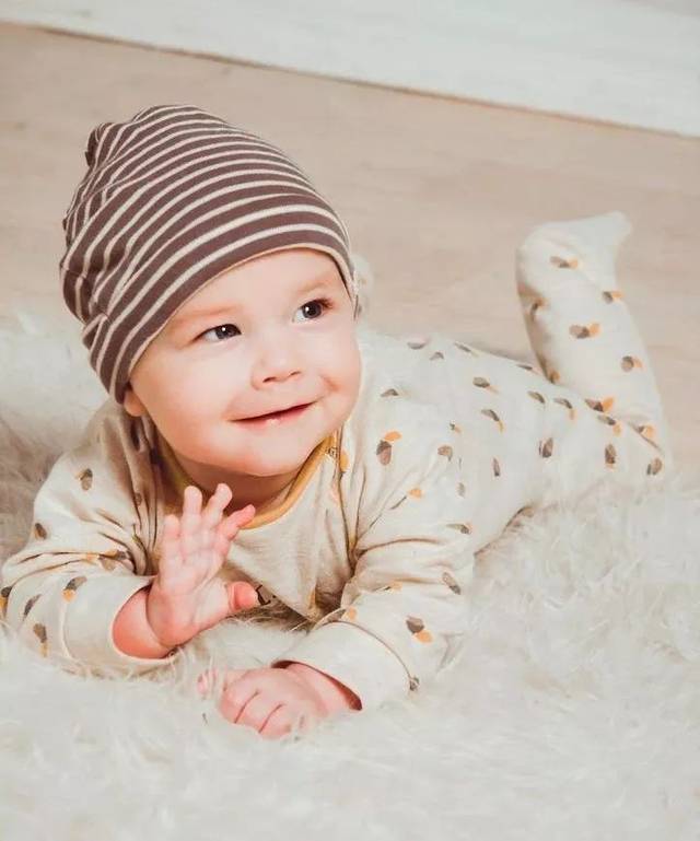 母婴护理师和育婴师,两个火爆行业,我该学哪个