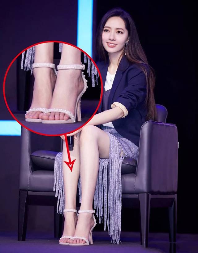 中国女明星一字高跟鞋图片