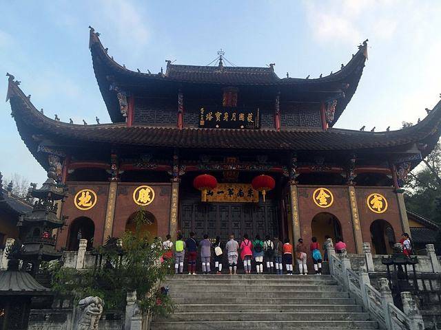 九华山的千年古刹,肉身宝殿保存着一位唐代朝鲜高僧真身