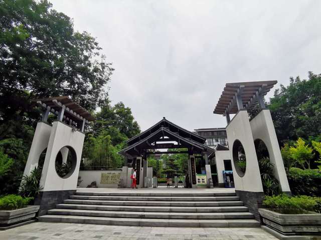 10年前已过万,桂林那个公园里的小区有点过分