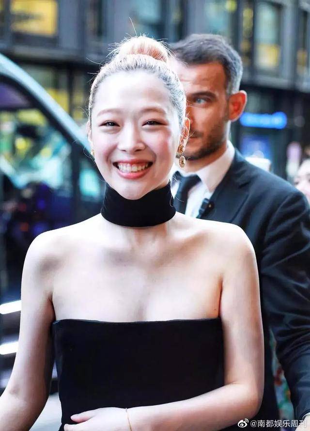 杨幂雪莉冷白皮之战,杨洋尼坤合照,网友心痛神颜不再