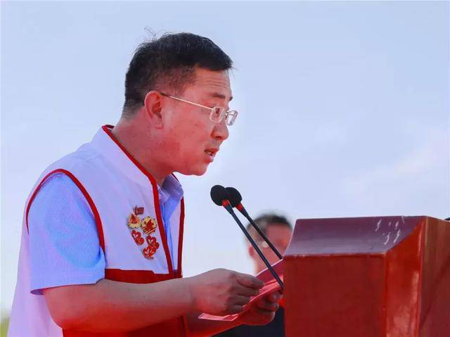 市委常委,宣传部部长纪玉水,副市长,市红十字会会长丁朝霞出席活动.