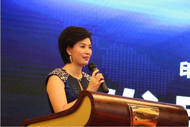 黔西南广播电视台《金州财经》总制片人 王友兰 主持发布会