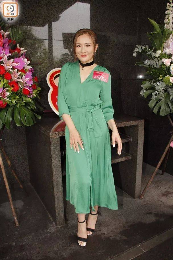 不介意姊弟恋,昔日性感女神张文慈公开招男友!