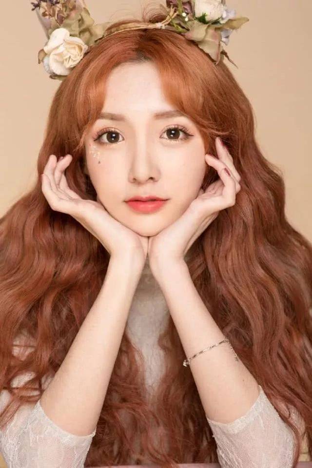 再标准不过的网红脸.大眼睛高鼻梁小v脸