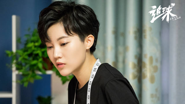 其中,张叹在剧中饰演乐冬冬,是一位怀揣着设计梦想的设计爱好者,虽然