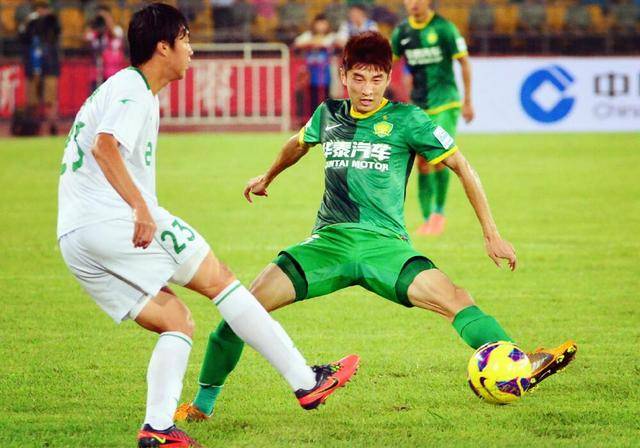 王皓这位特点鲜明的边路飞翼,没有在国安一线队站稳脚跟,这是让很多