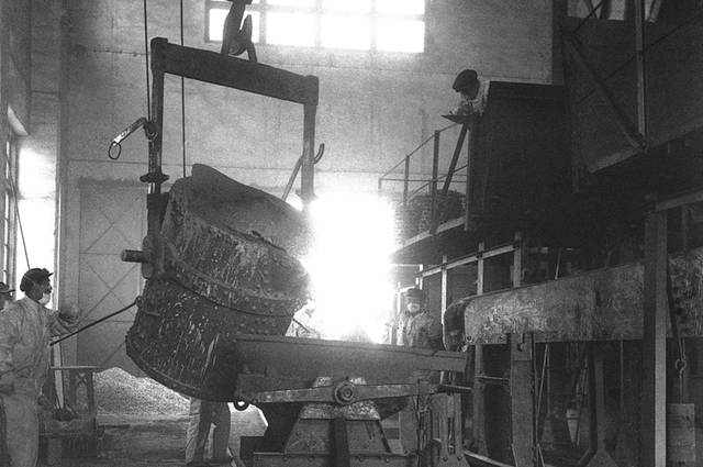 壮丽70年奋斗新时代】新中国第一炉铜水诞生地：从铜水涌流到绿色冶炼_ 