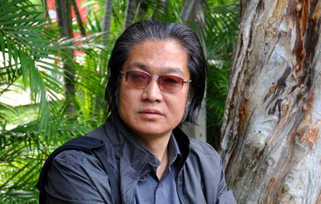 闫素之原名闫志刚,1963年生于北京,半闲草堂主人.