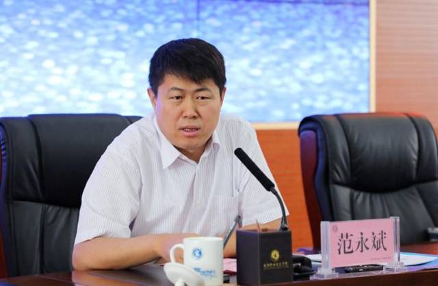 省教育厅副厅长范永斌,咸阳市委常委,副市长罗军,咸阳职院党委书记