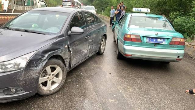 【直播青州】这位大哥酒驾撞车,被逮个正着