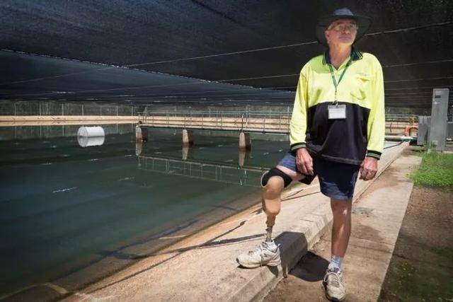 鱼钩扎下脚,8个月后被截肢,只因血糖有点高