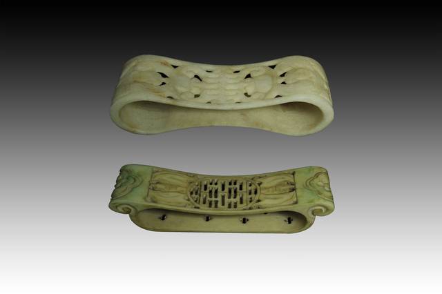 玉枕作为一种高级的丧葬用玉在汉代的帝王墓葬中经常见到