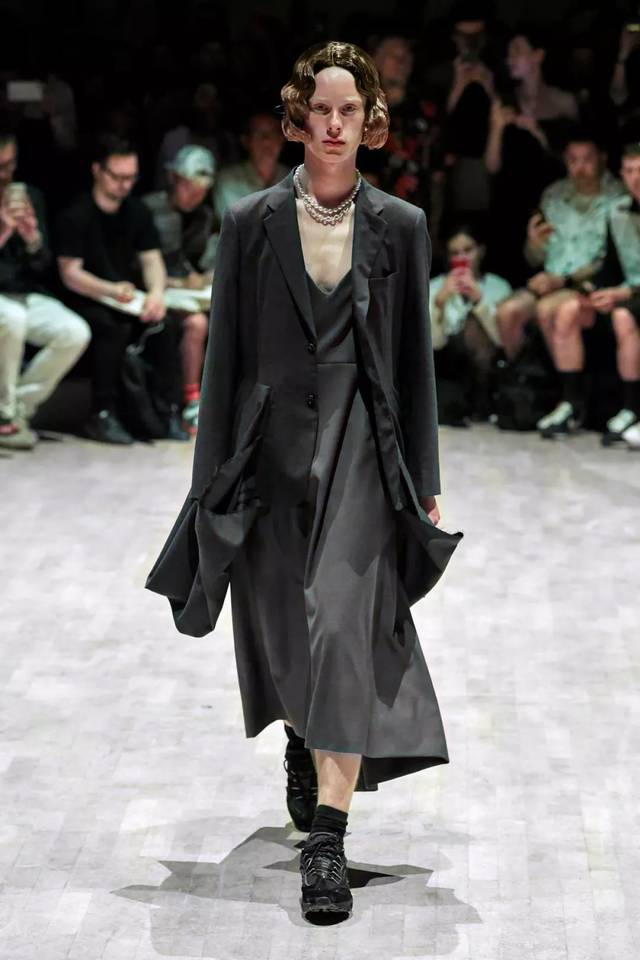川久保玲Comme des Garçons Homme Plus 2020春夏男装系列！_搜狐网
