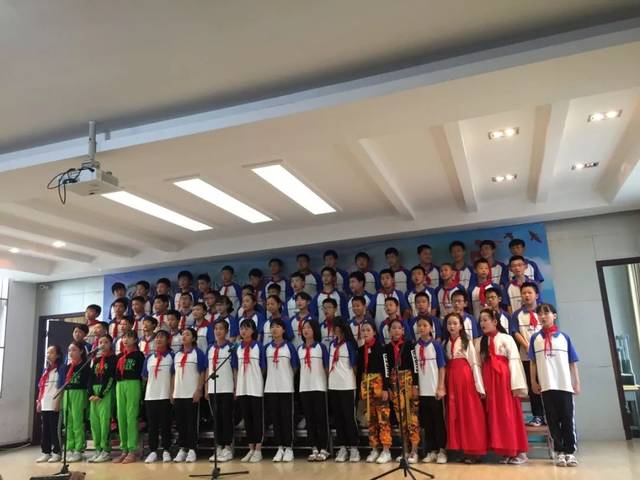 手挽手欢歌在六月---黄冈市东坡小学让梦想起