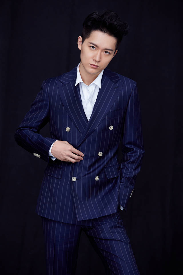 傅方俊全新写真照曝光 典雅帅气俊朗非凡