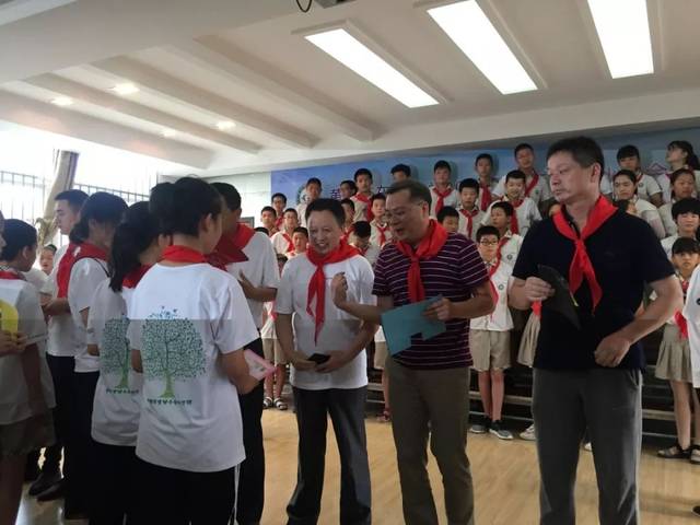 手挽手欢歌在六月---黄冈市东坡小学让梦想起