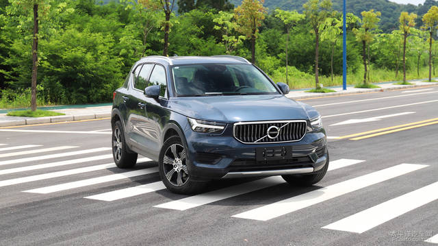 30万买三缸抢先测试沃尔沃xc40t3