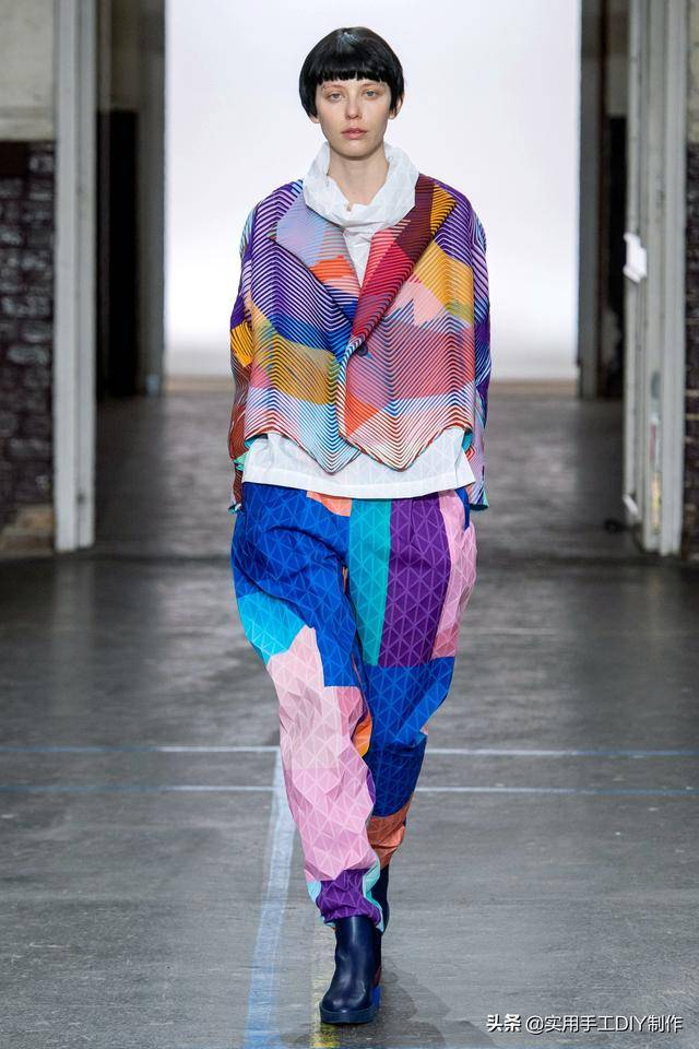 「美图分享」缤纷菱格:issey-miyake(三宅一生)2019秋冬季成衣秀