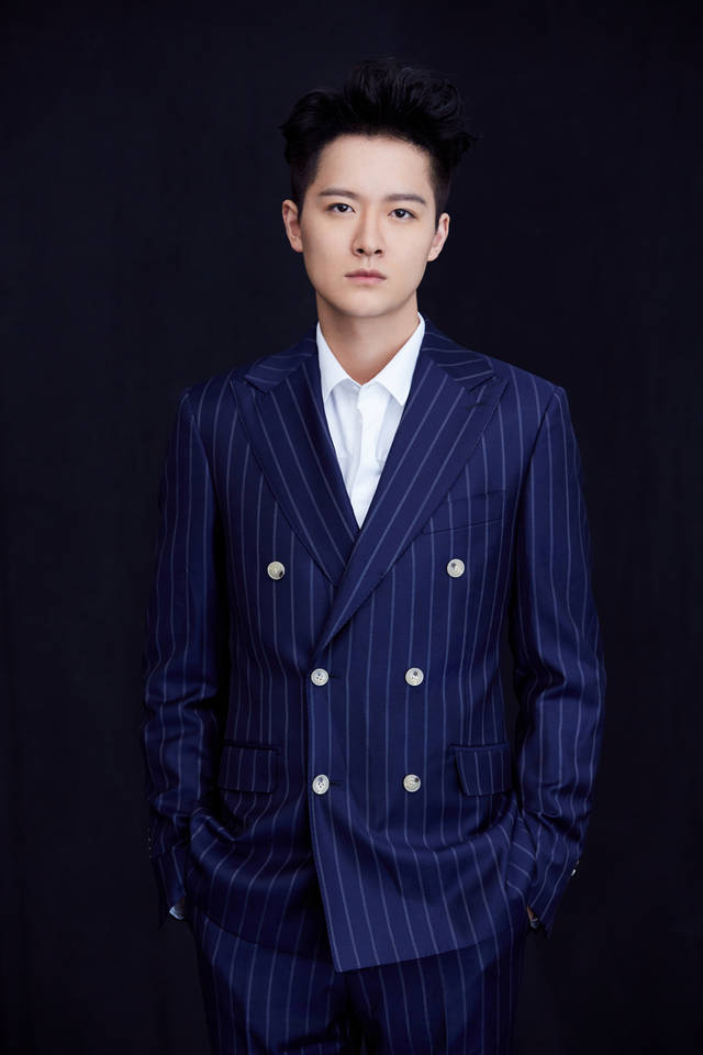 傅方俊全新写真照曝光 典雅帅气俊朗非凡