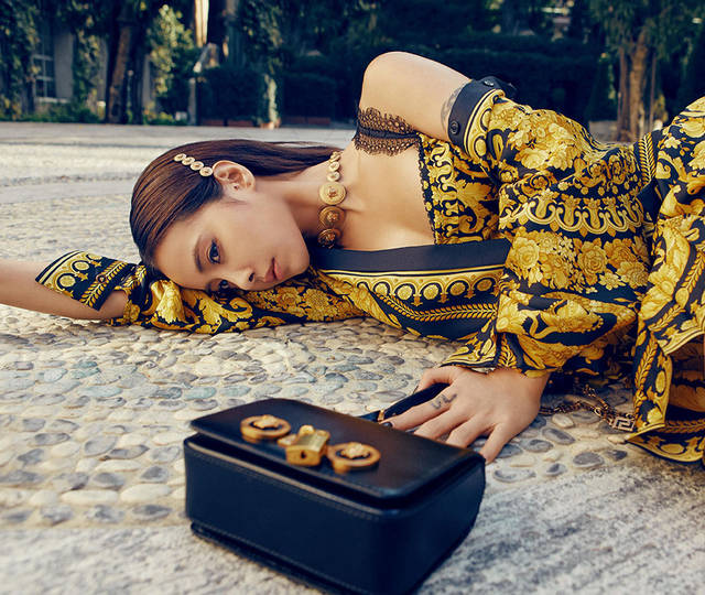 杨幂成为versace中国首位代言人!