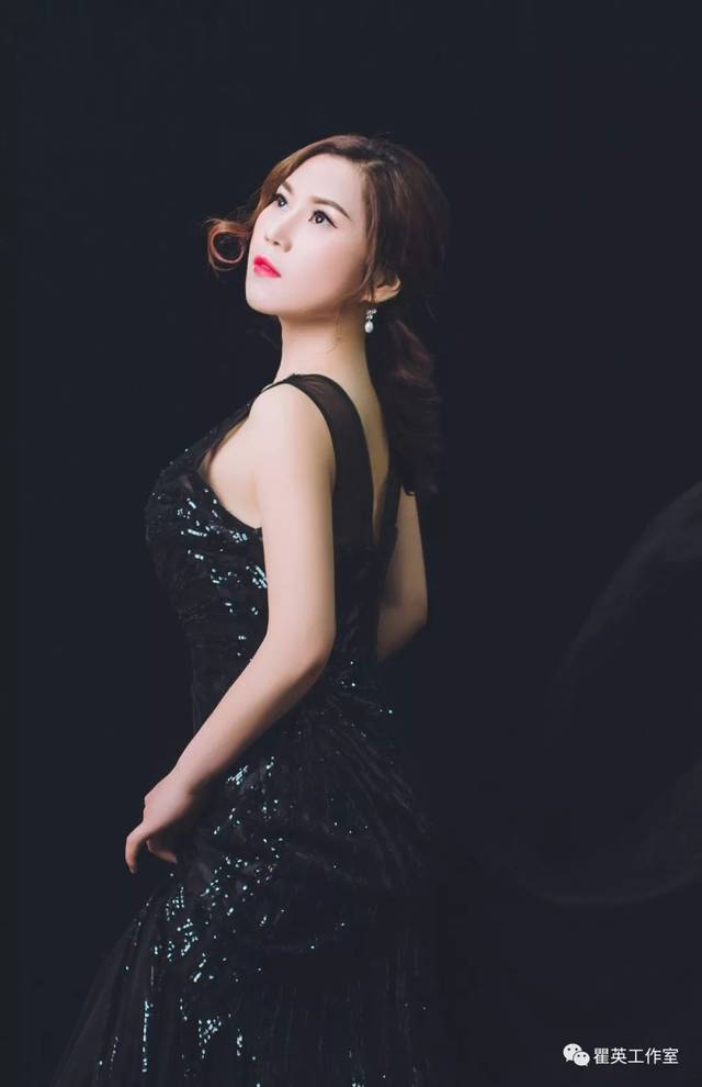 明星影像超燃海量美图带你看歌手瞿英最美的样子