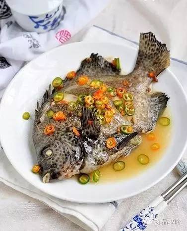 石斑鱼刺多吗,溪流石斑鱼刺多吗,刺身_大山谷图库