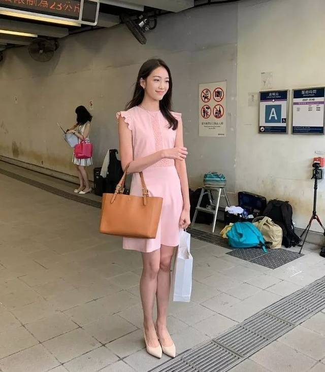 2019香港小姐海选高清大图来了!又是车祸现场?