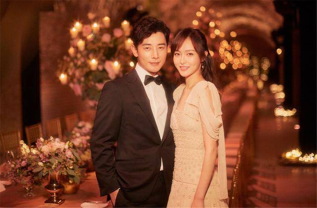 看了罗晋唐嫣的婚纱照,再看张若昀唐艺昕的婚