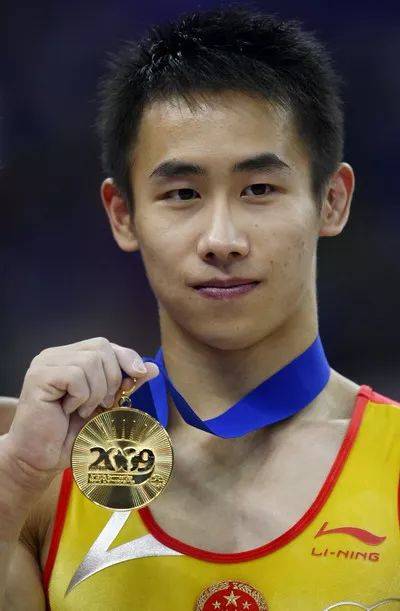 体操世界冠军严明勇推广快乐体操,范大将军也带娃来体验啦_手机搜狐网