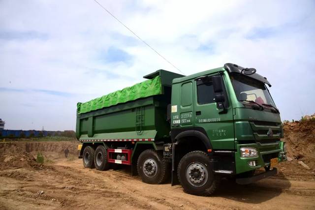 全密闭渣土运输车率先亮相石岛_手机搜狐网
