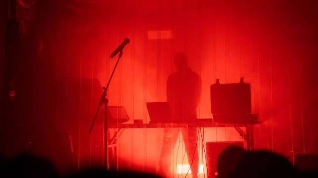 上周五的上海卧室蹦迪,今晚空降北京(Versace