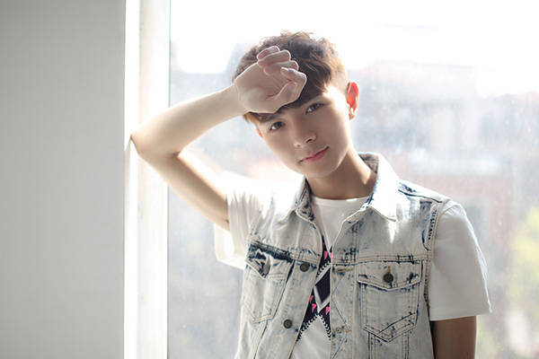 威仔携手阿夏新单曲专辑《悲伤童话》震撼来袭,共同演绎童话故事!