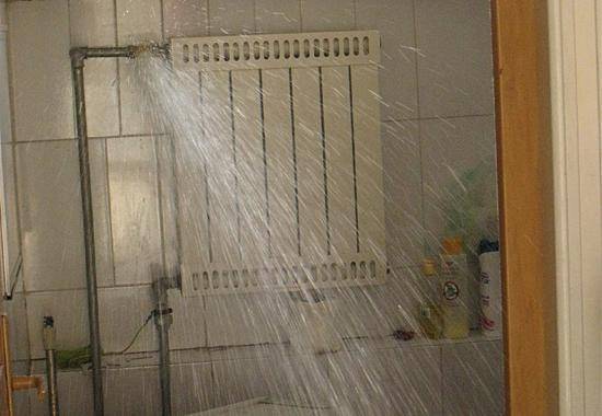 家里水管爆了裂了怎么办超实用的居家急救妙招