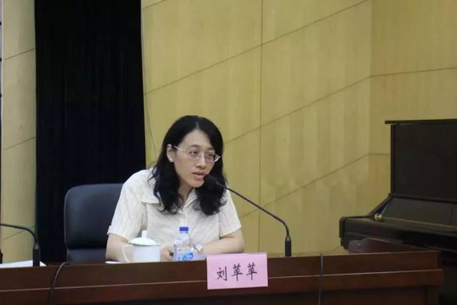 市语言文字水平测试中心主任王静怡,上海市教育评估院副院长刘苹苹