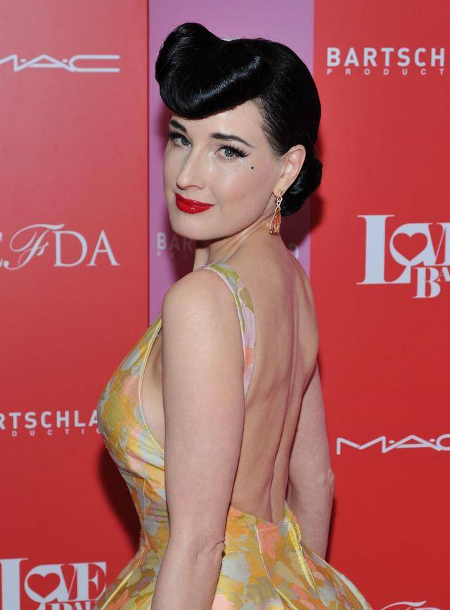 蒂塔·万提斯(dita von teese)在纽约参加love ball iii活动