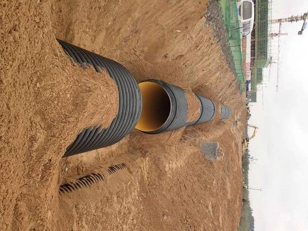高速公路预埋管道,高尔夫球场地下渗水管网;农田水利灌溉输水,排涝等