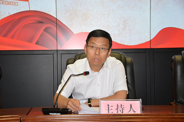 崔峰教授用通俗易懂,深入浅出的语言从《安全生产法》,《地方党政领导