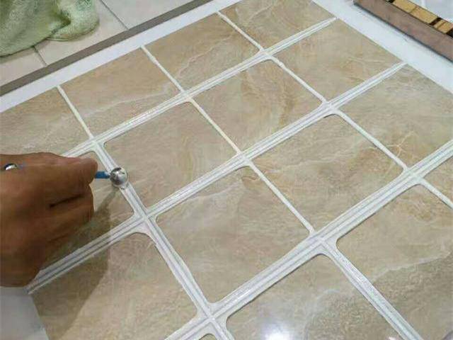 瓷砖美缝应该怎样压缝,看专业师傅如何轻松玩转压缝