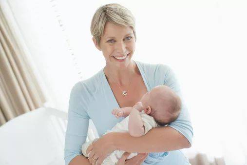 产后黄金72小时,决定母乳喂养的成败