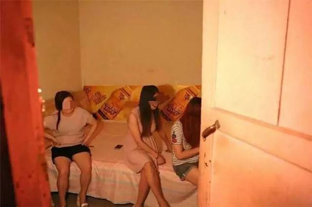 鄂州警方重拳出击多家涉黄门店被拿下卖淫女最大49岁