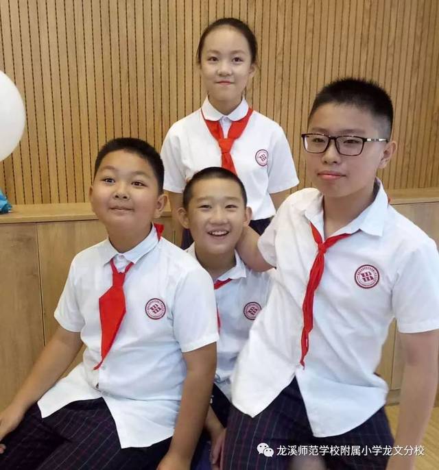 毕业季的主打歌:我不想说再见--记龙师附小龙文