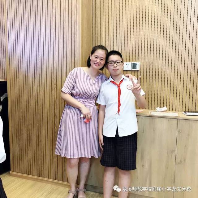 毕业季的主打歌:我不想说再见--记龙师附小龙文