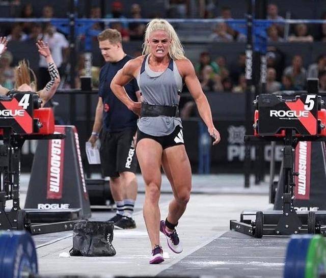 crossfit最强悍女子,一身肌肉体重150斤,让人有点不敢靠近