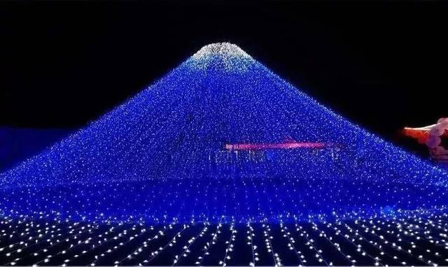 一次就在 萤火虫·光乐园 置身灯海·万物有光 提前剧透一波效果图