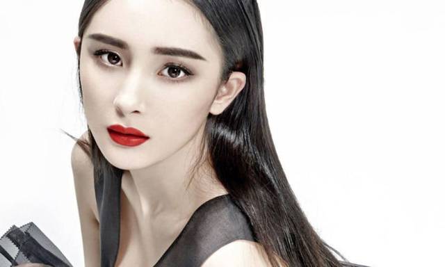 杨幂与邓伦发展迅速?在国外领了结婚证?杨幂