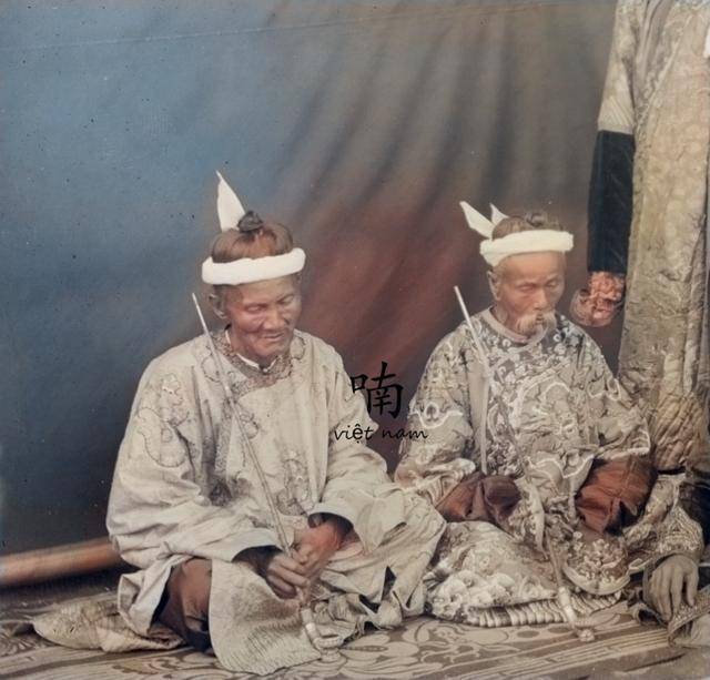 英属缅甸北部土司罕见老照片:爱穿中国式服装,犹如明清时期人物