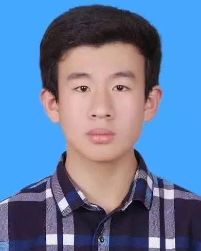 2019年肥城一中优秀学生张圣一同学以语文130,数学146,英语148,理综