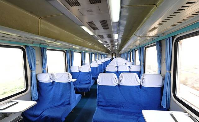 火车车厢座位图片图片
